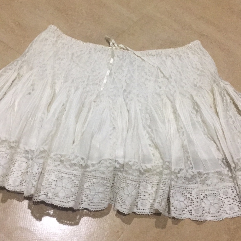 Joie white lace skirt